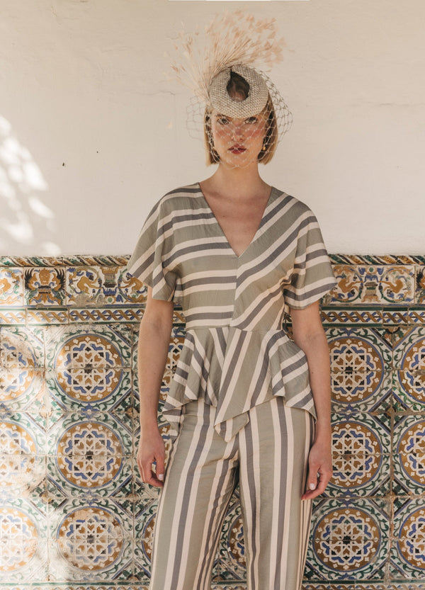 Kiana Top