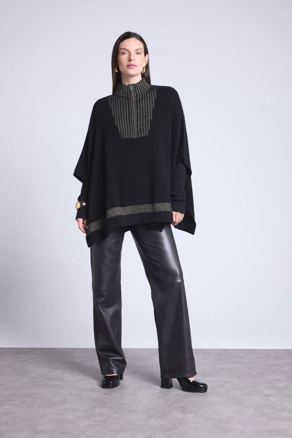 Poncho A Col Montant Zipe Leonor - Noir Et Dore - Femme