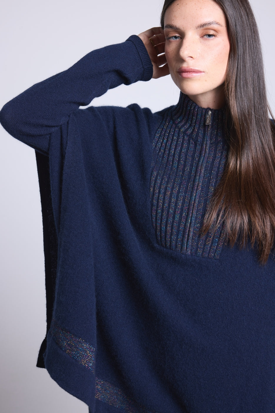 Poncho de cuello alto con cremallera Leonor - Azul marino y lurex multicolor - Mujer