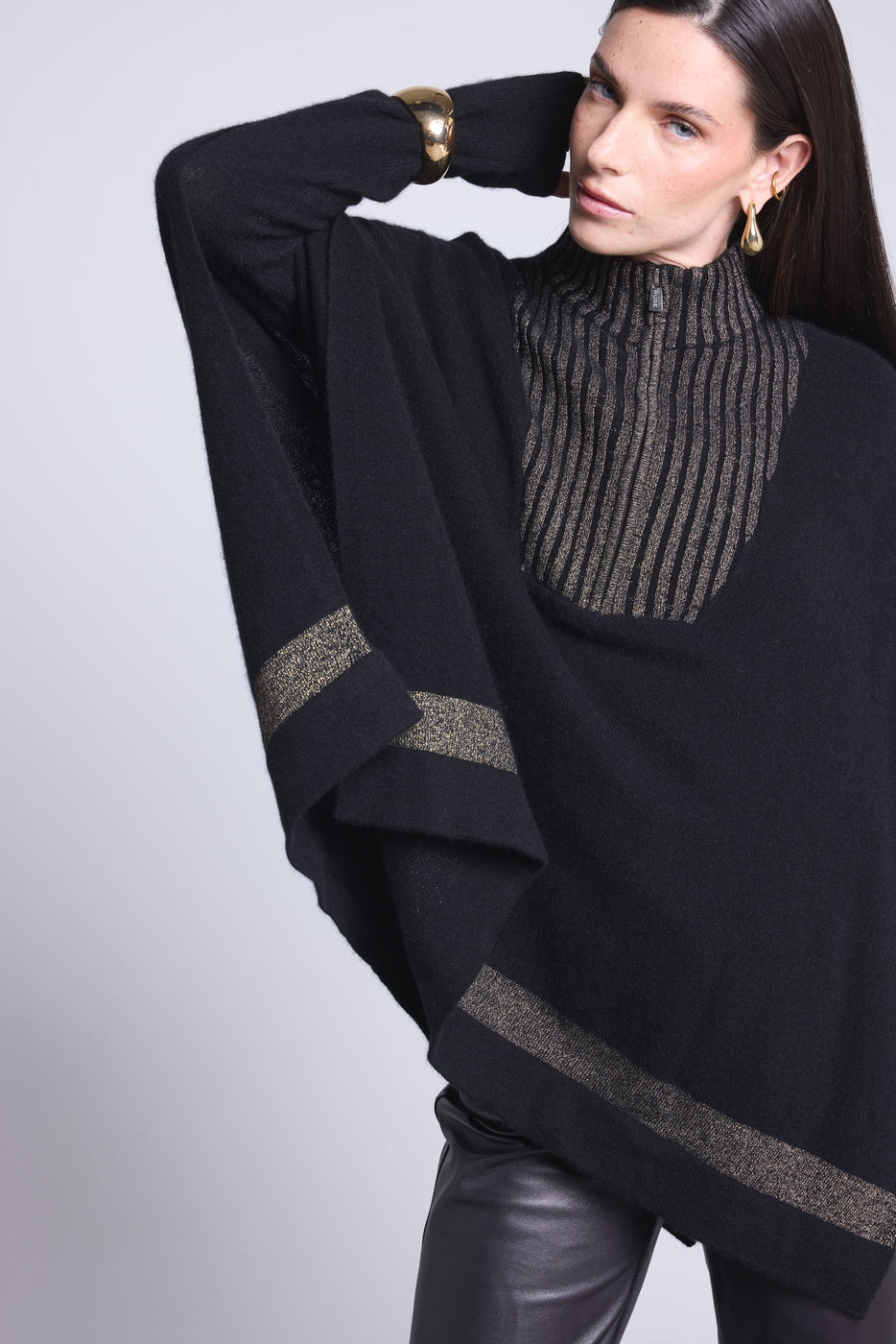 Poncho A Col Montant Zipe Leonor - Noir Et Dore - Femme