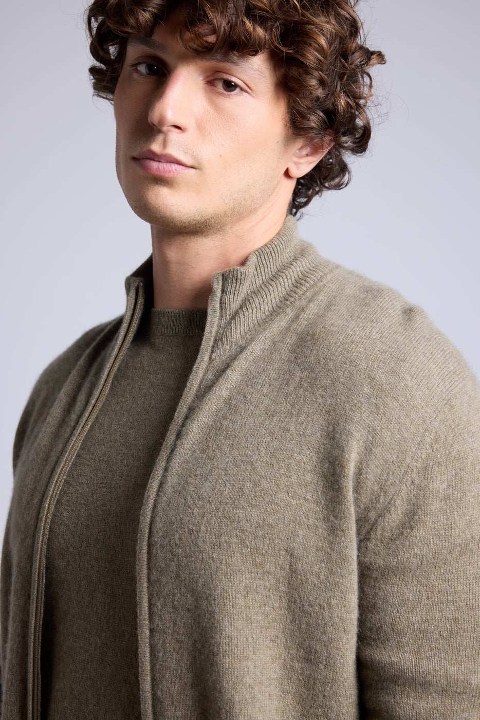 Cárdigan con cremallera y cuello alto Leo - Verde caqui - Hombre