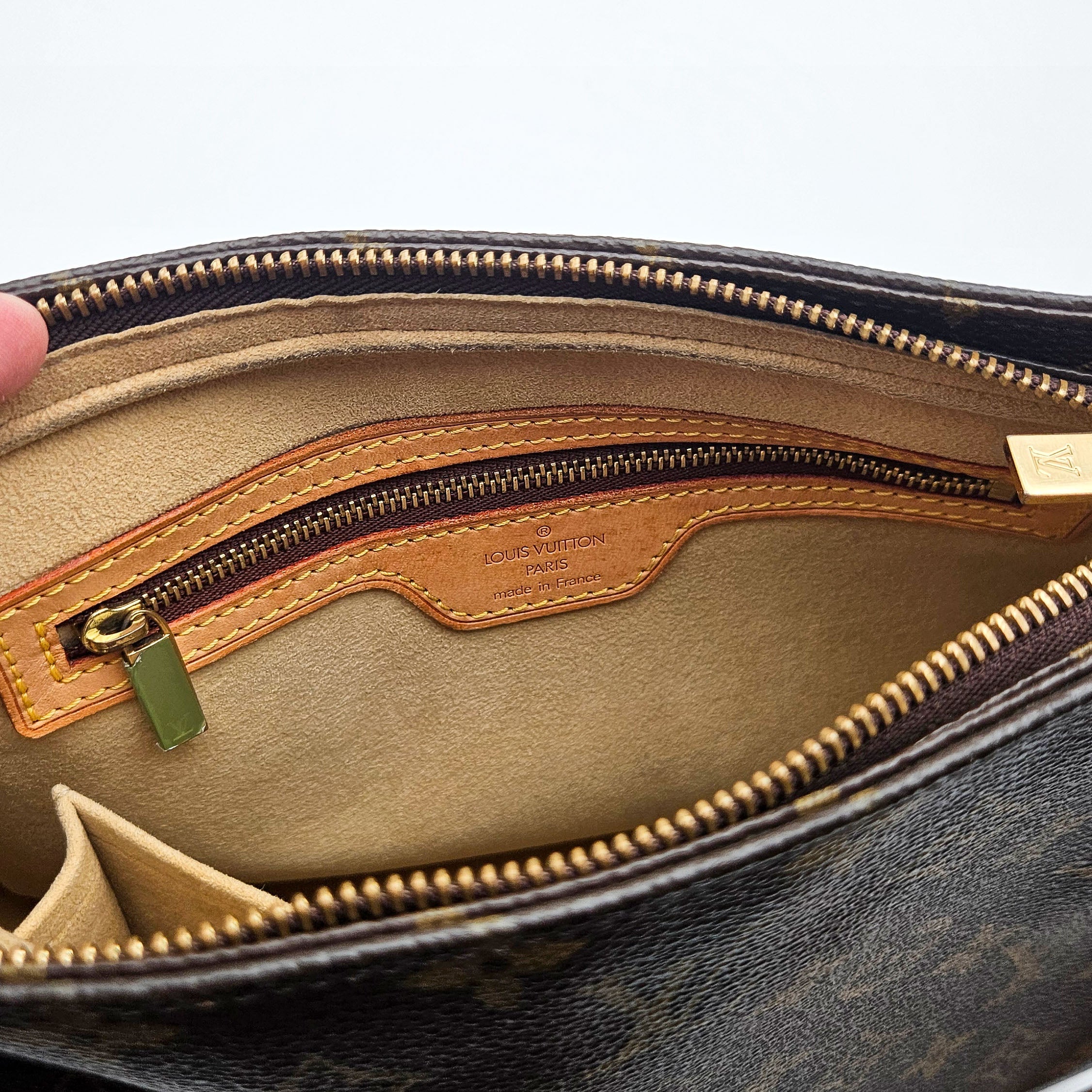 Louis Vuitton Looping Mm Monogramme
