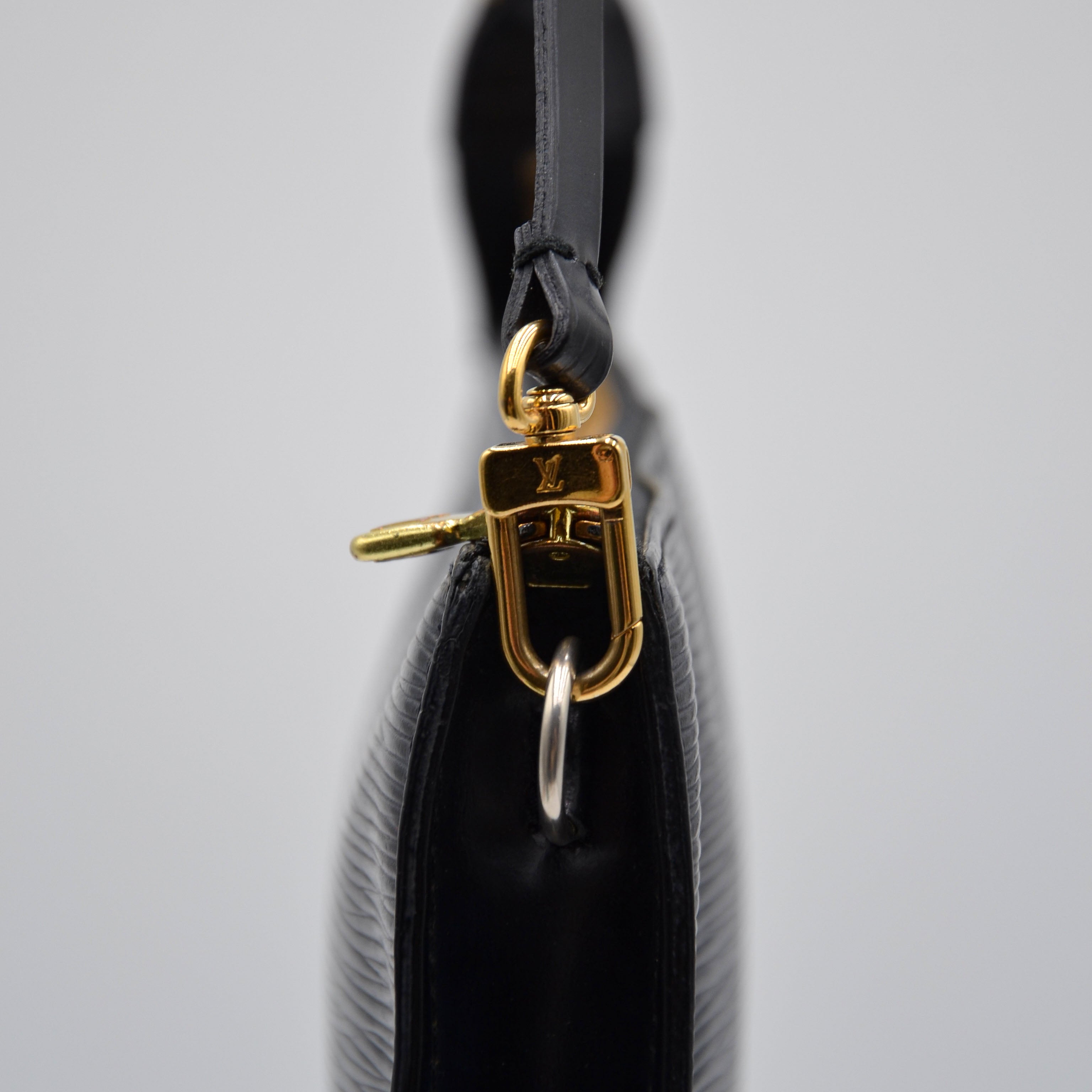 Pochette Louis Vuitton Accessoires Cuir Épi Noir