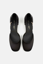 Love At First Sight Pumps - Black
