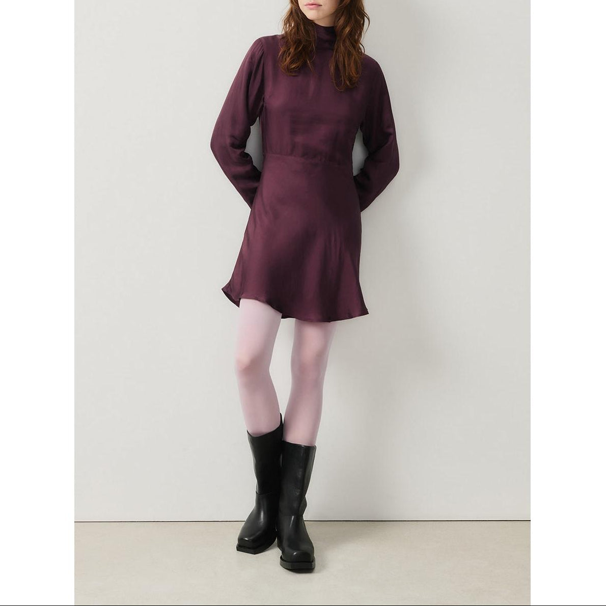 Vestido corto de cuello alto - Uva - Mujer