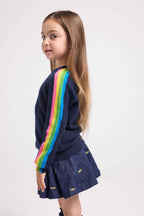 Luz Rundhalspullover mit Regenbogenärmeln – Marineblau – Kinder