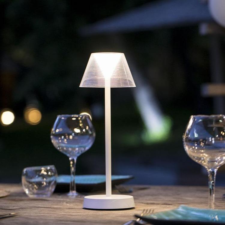 Cordless warm white LED table lamp BEVERLY WHITE H34cm - REDDECO.com