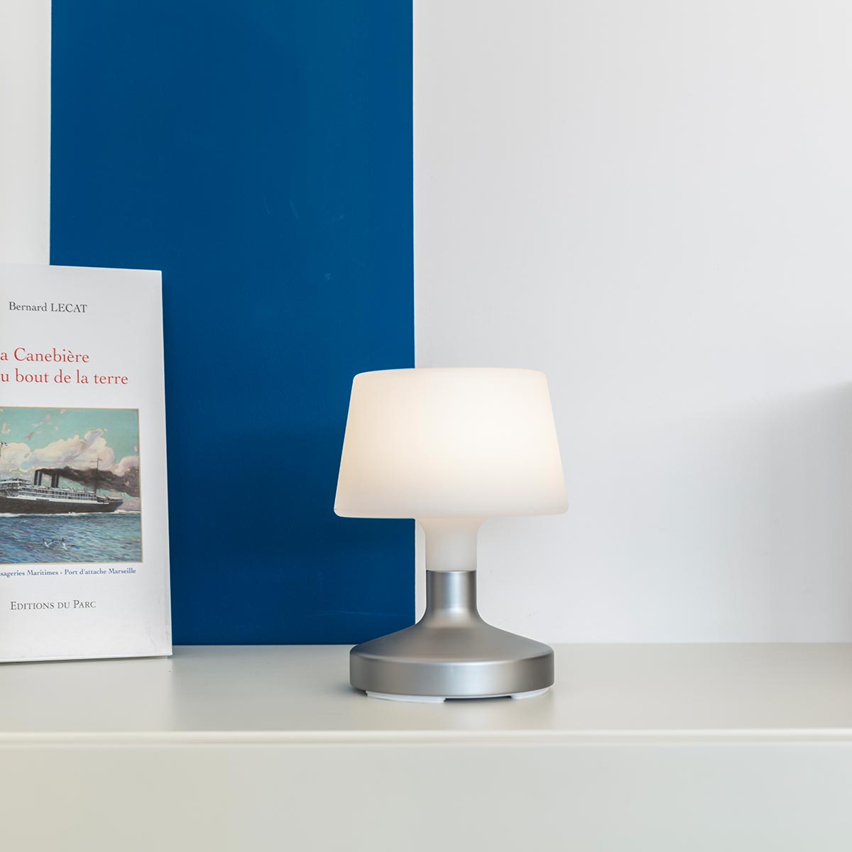 Wireless design touch table lamp steel base warm white/white LED dimmable HELEN SILVER H21cm - REDDECO.com
