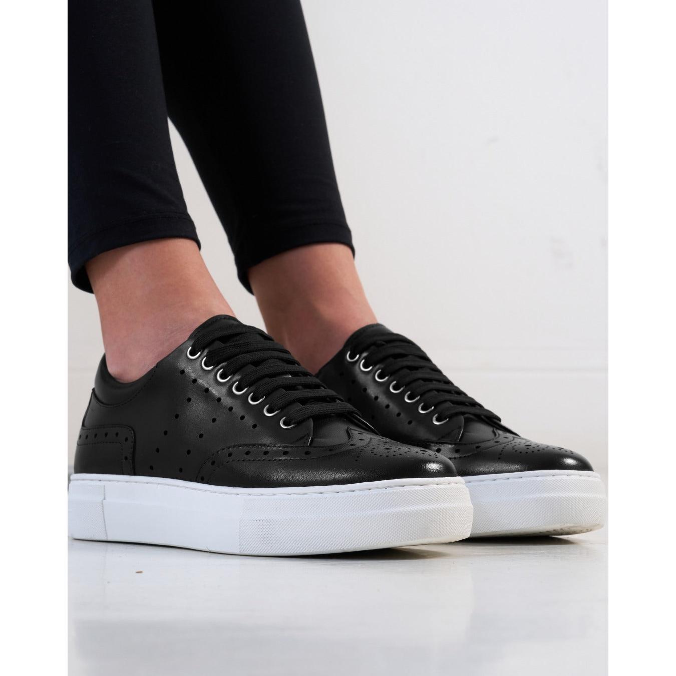 À Bout D'Aile Trainers - Black - Women