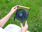 Gingko Design – Ventilatore Portatile Lyra - Grigio Siderale, ventilatore portatile nero con manico in legno, tenuto con le mani