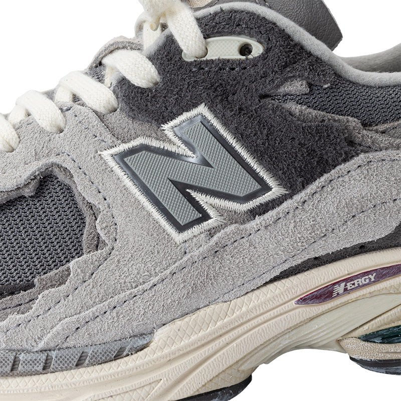 Baskets Homme New Balance M2002 - Rain Cloud, Magnet