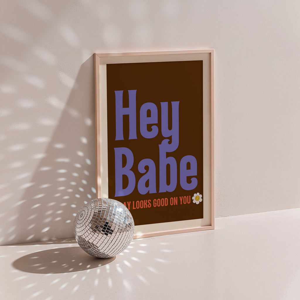 Groovy - Affiche Hey Babe - Marron