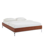 Maggy - Cama - Chapado De Nogal Y Patas De Metal Cromado