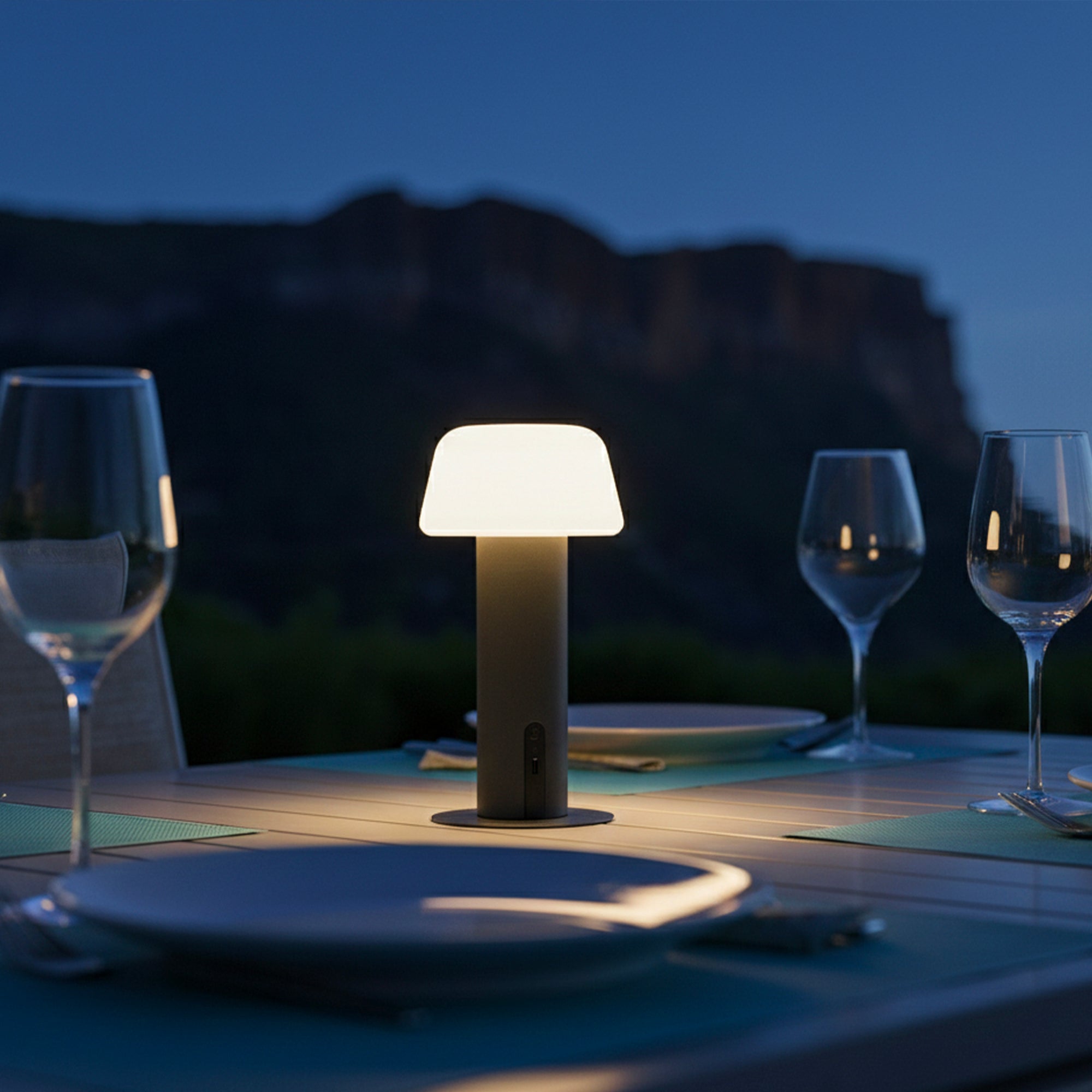 Malo - Wireless Table Lamp - Steel - Black