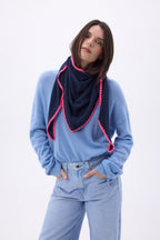 Bufanda bandana oversize triangular con pespuntes Maya - Azul marino rosa flúor - Mujer