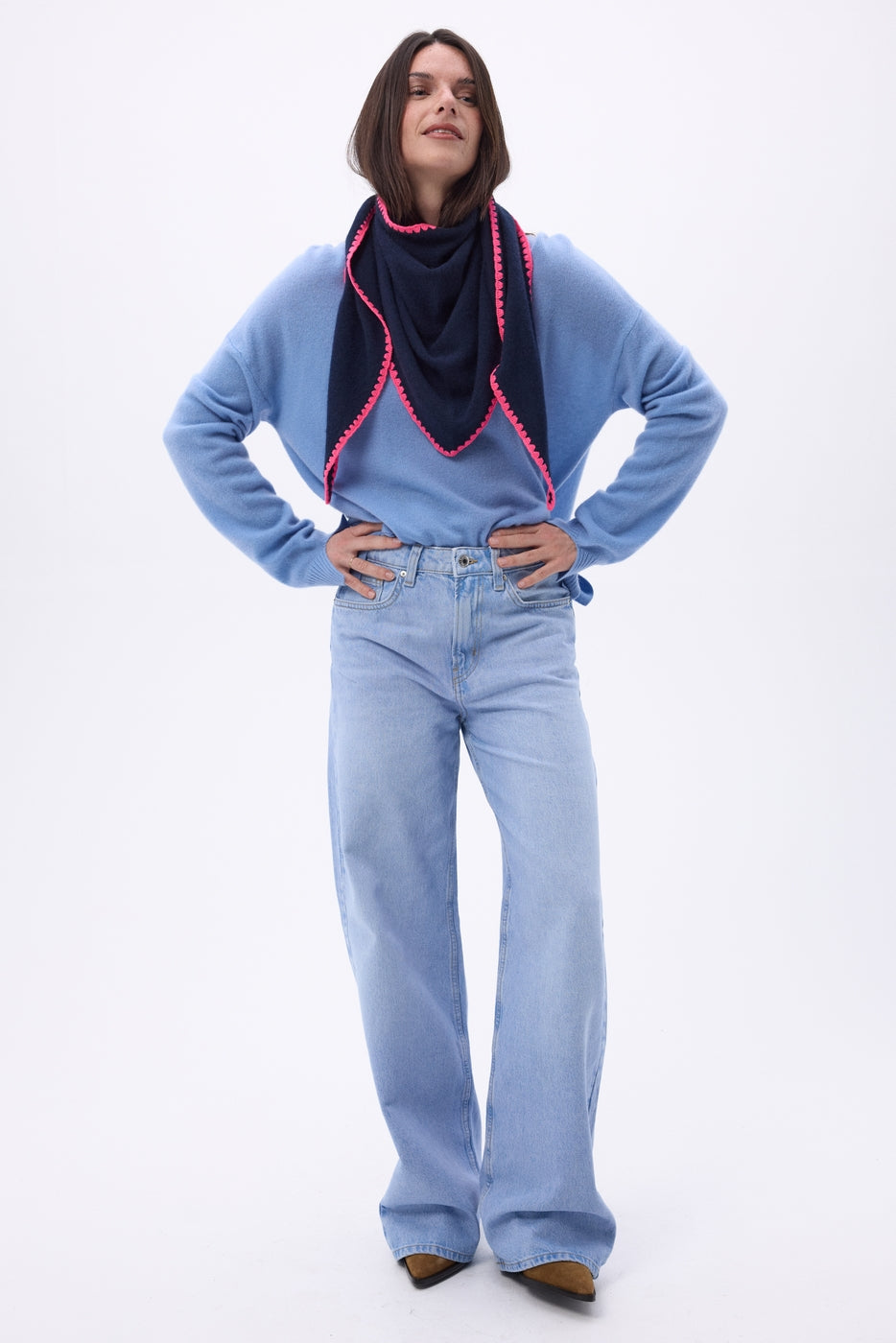Bufanda bandana oversize triangular con pespuntes Maya - Azul marino rosa flúor - Mujer