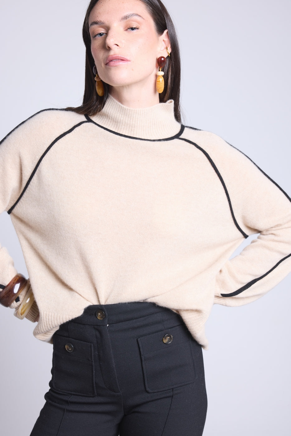 Jersey de cuello alto en contraste Megan - Beige crema y negro - Mujer