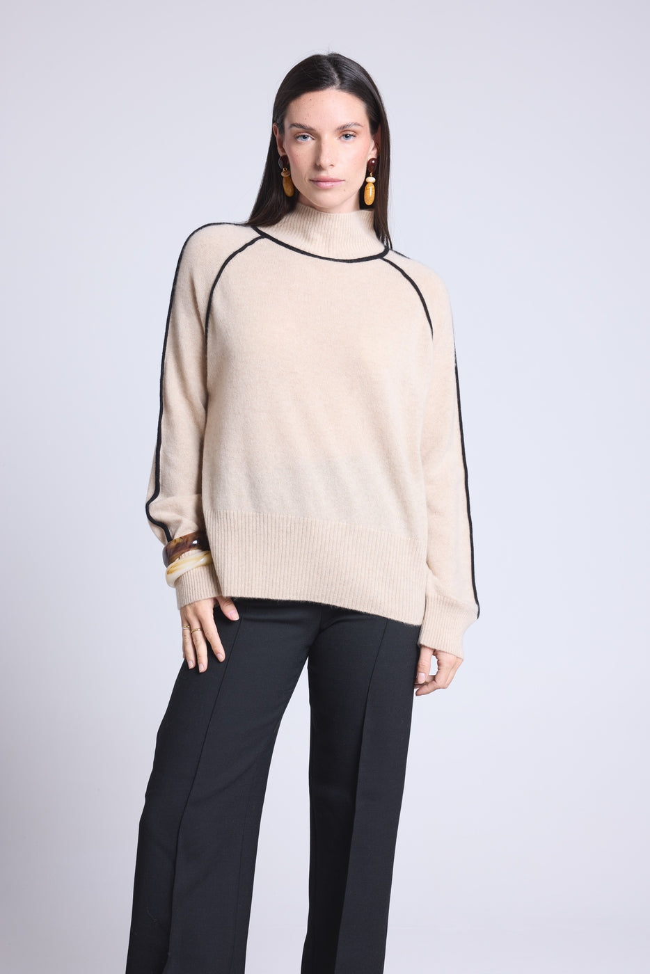 Jersey de cuello alto en contraste Megan - Beige crema y negro - Mujer