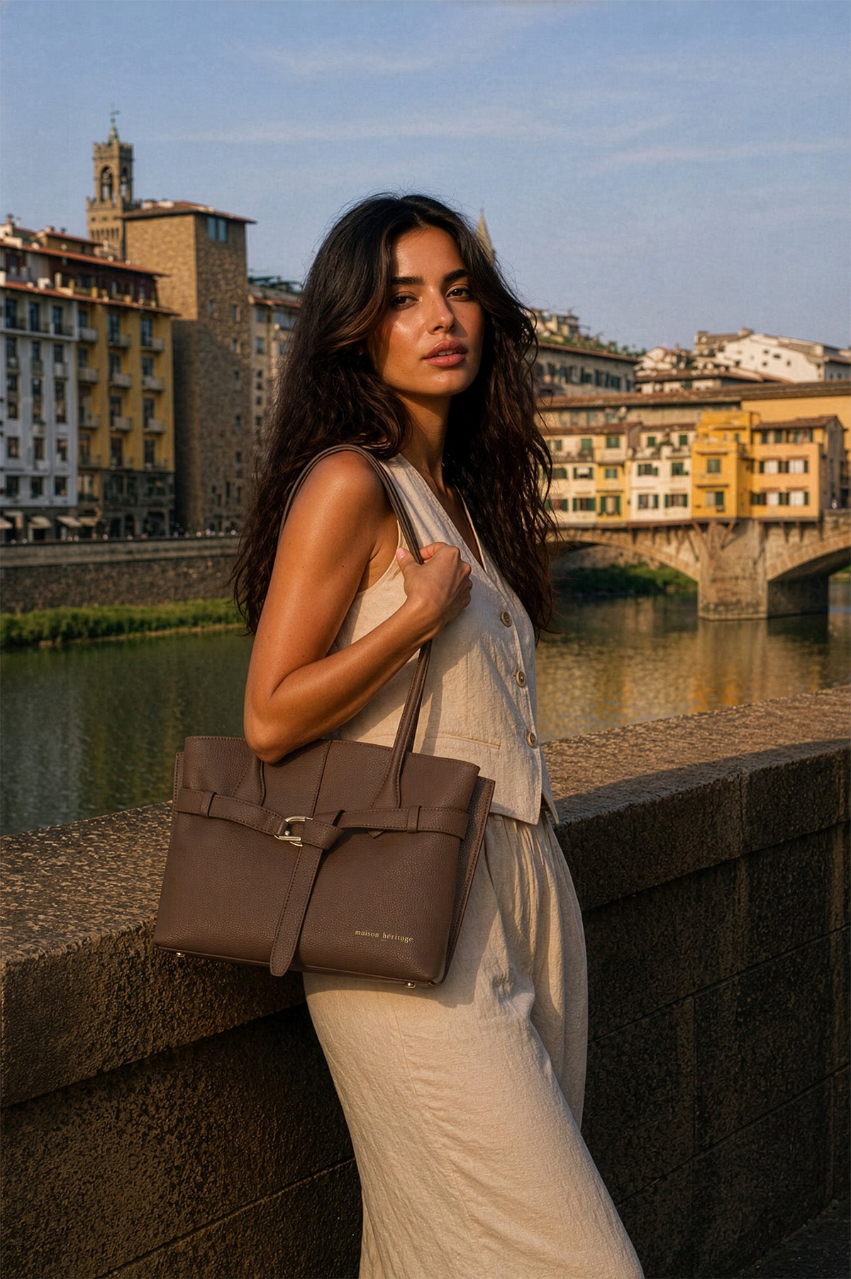 Aura Handbag - Camel