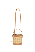 Grand Lucci Handbag - Camel