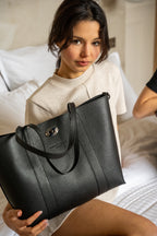 Elis Shoulder Bag - Black