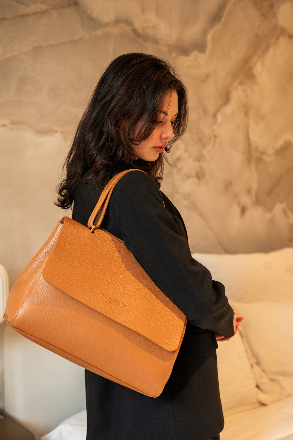 Bage Shoulder Bag - Camel
