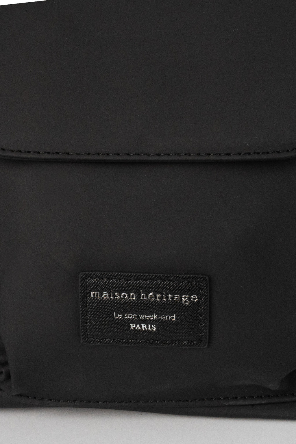 Grained Raiden Travel Bag - Black