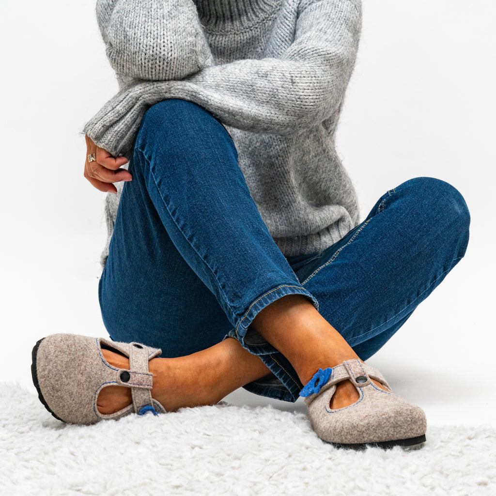 Pantuflas Flor Marrón Claro - Mujer