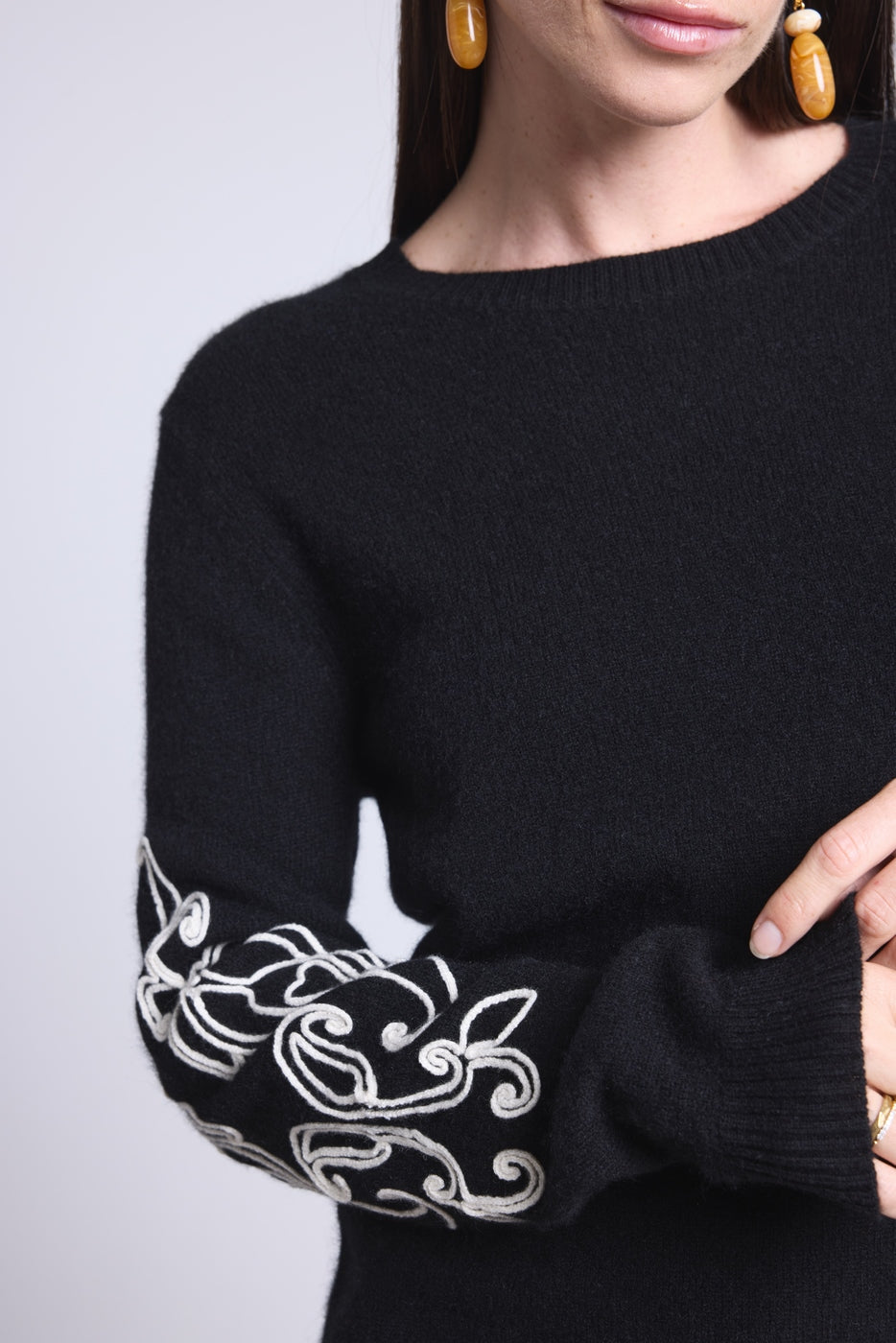 Jersey de cuello redondo con bordado en mangas Micha - Negro blanco - Mujer