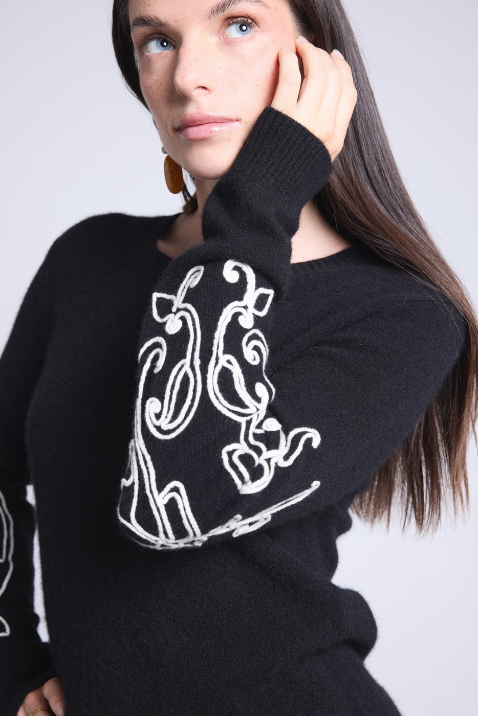 Jersey de cuello redondo con bordado en mangas Micha - Negro blanco - Mujer