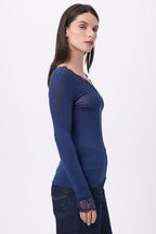 Camiseta de cuello en V con encaje Milo - azul marino - mujer