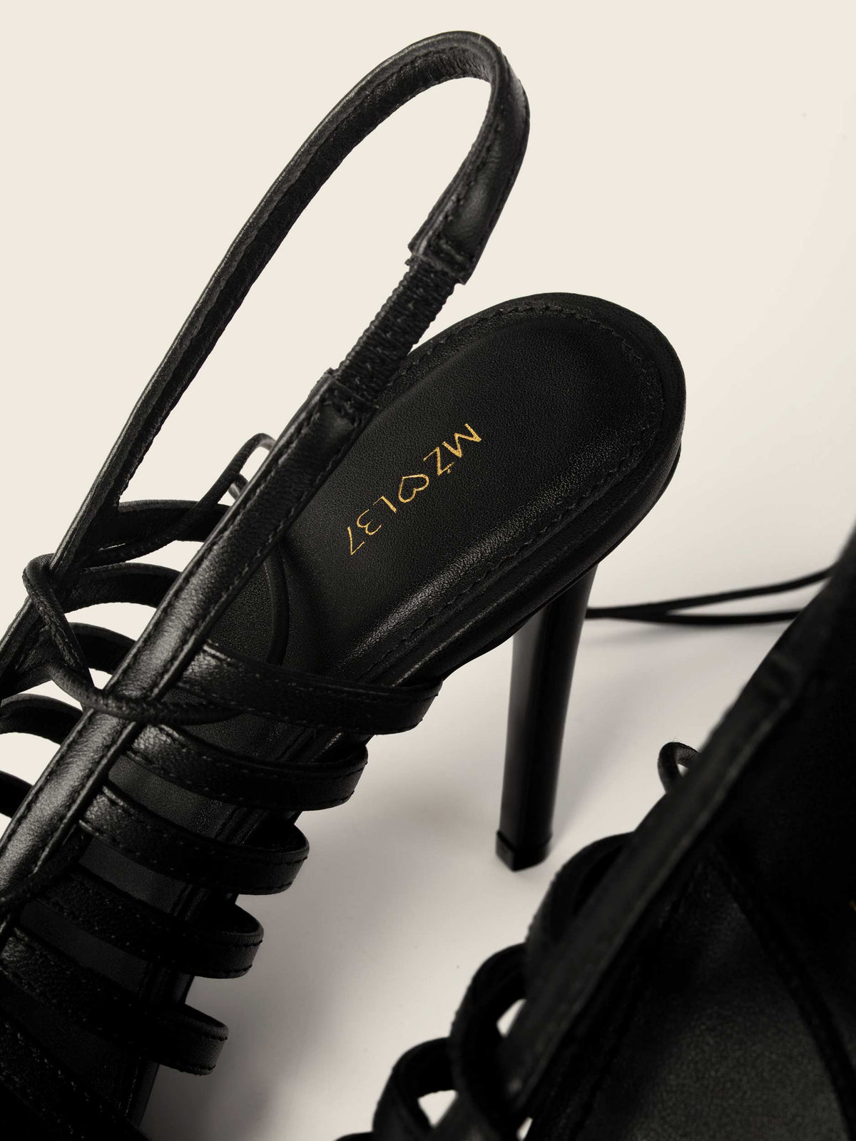 Gigi Pumps - Black