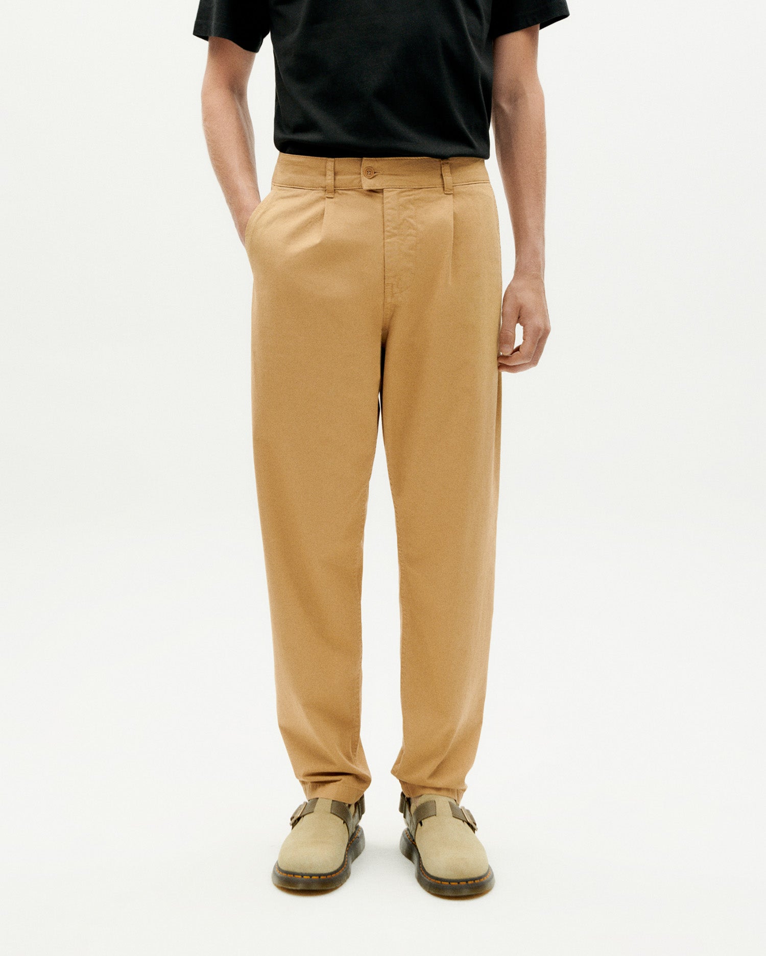 Wotan sostenible camel pants -1