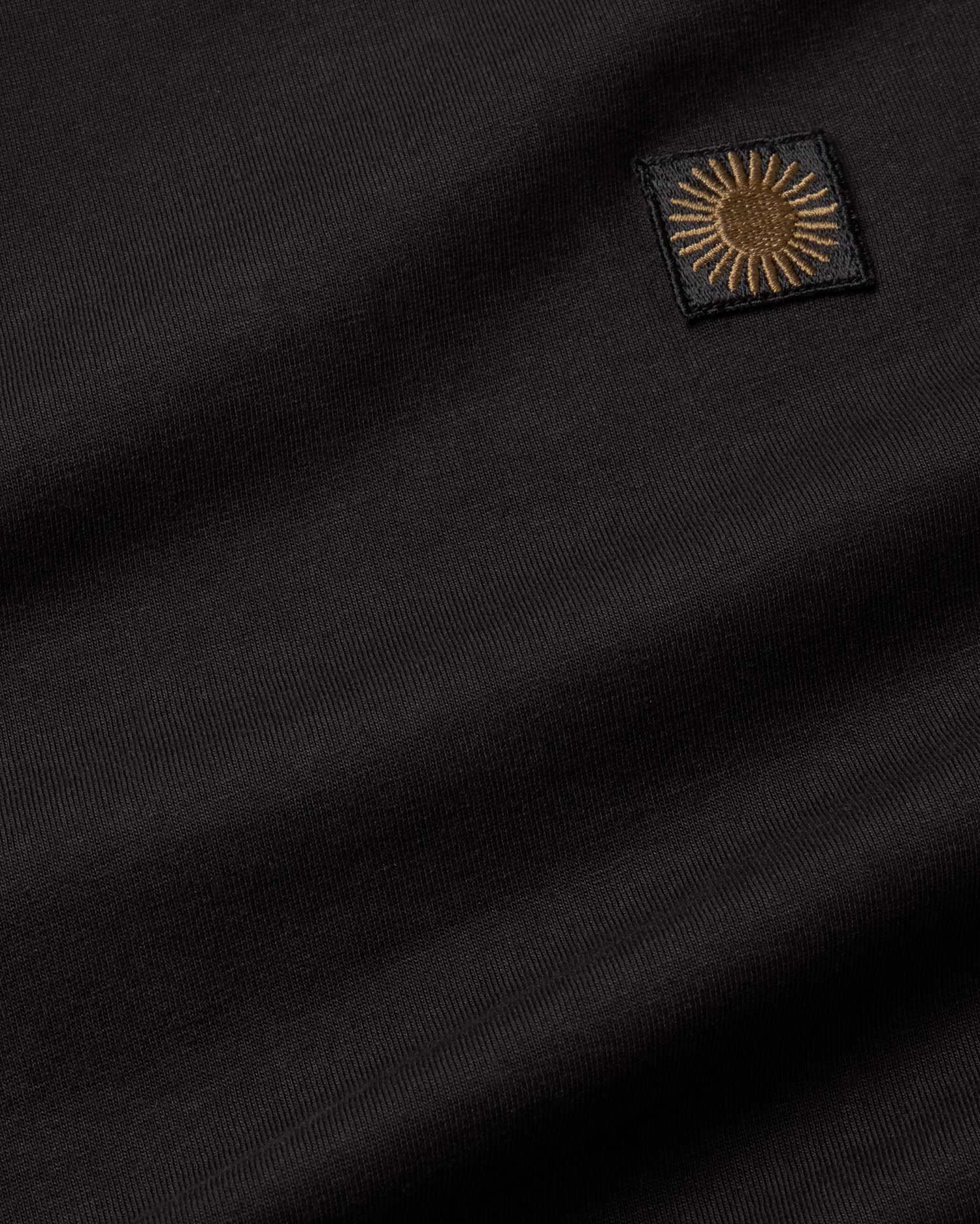 Black sun raw type Aaron sustainable T-shirt - silhouette 4