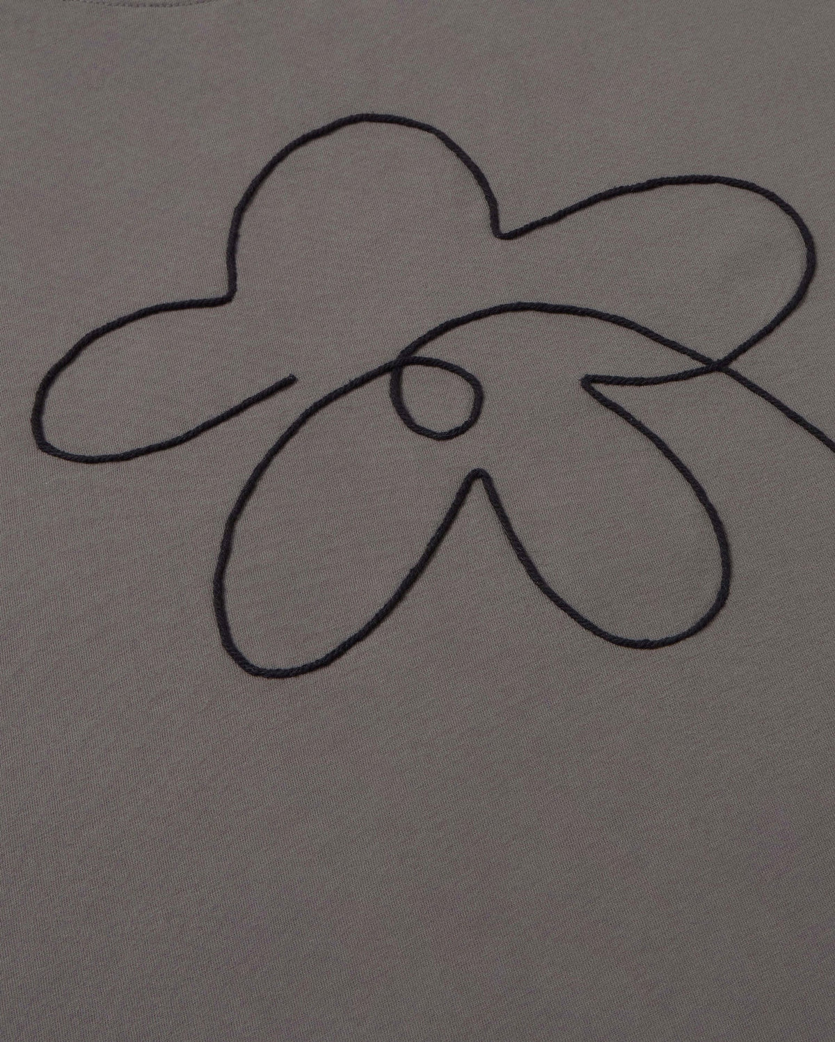 Handbesticktes T-Shirt Blume Aaron - Grau