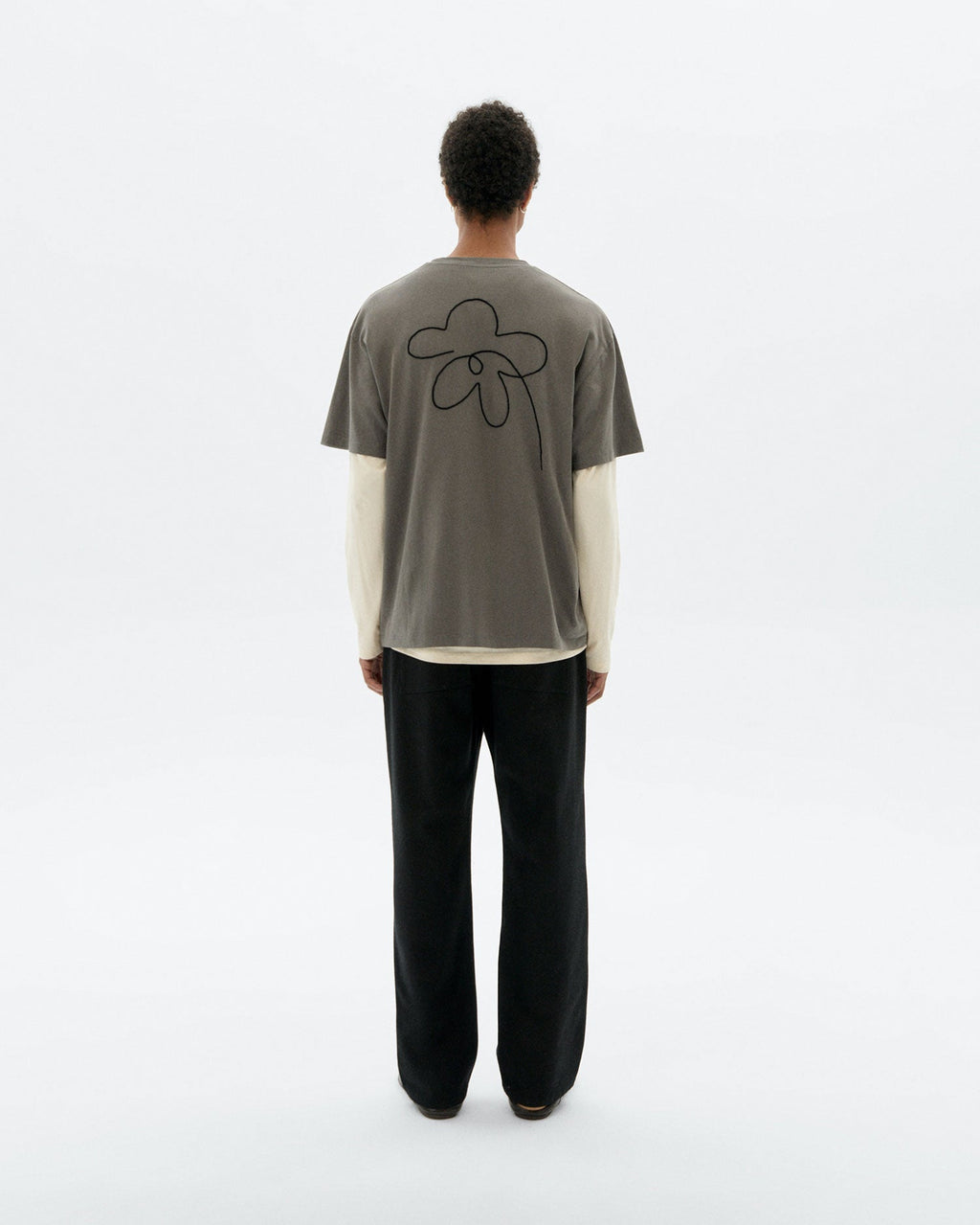 Handbesticktes T-Shirt Blume Aaron - Grau