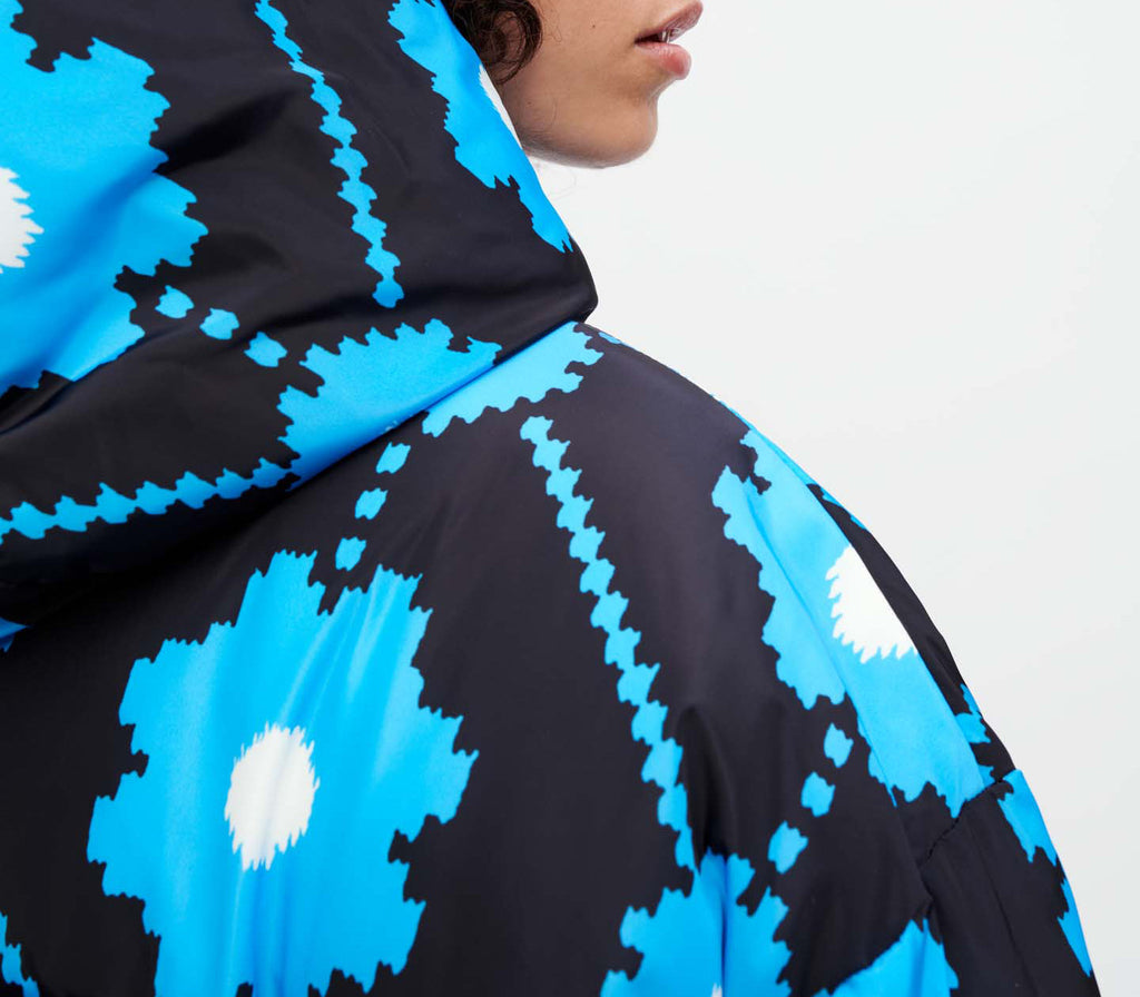 Globule Puffer Jacket - Black and Blue