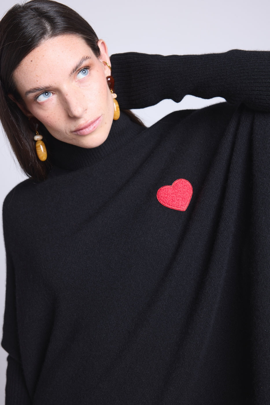 Pull Col Roule Coeur Poncho Naya - Noir Et Cœur Rouge - Femme