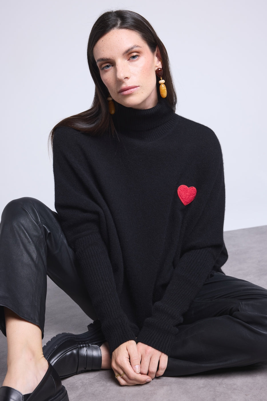 Pull Col Roule Coeur Poncho Naya - Noir Et Cœur Rouge - Femme