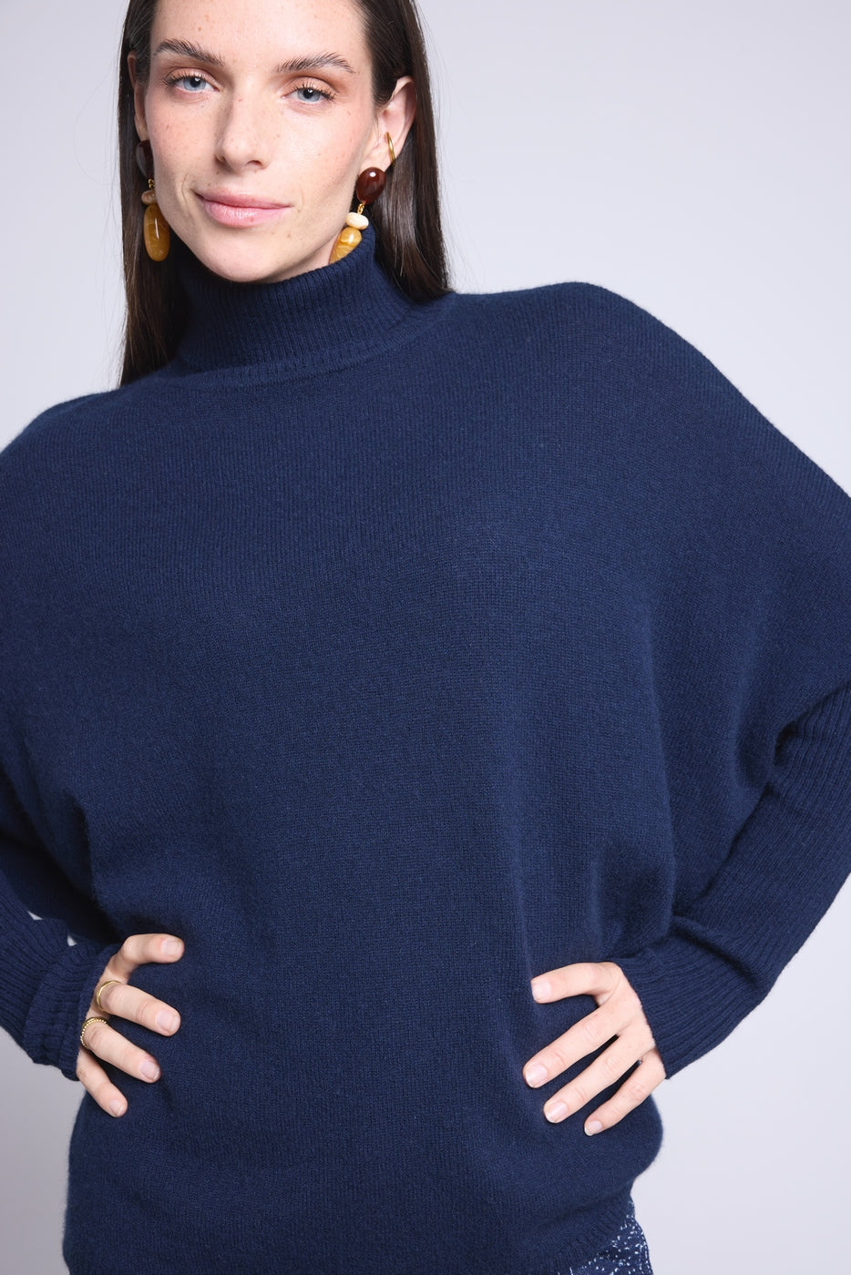Jersey de Cuello Alto Poncho Naya - Azul Marino - Mujer