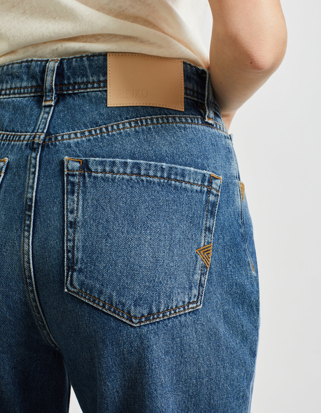 Niagara Straight Jeans - Denim M-137 - Mujer