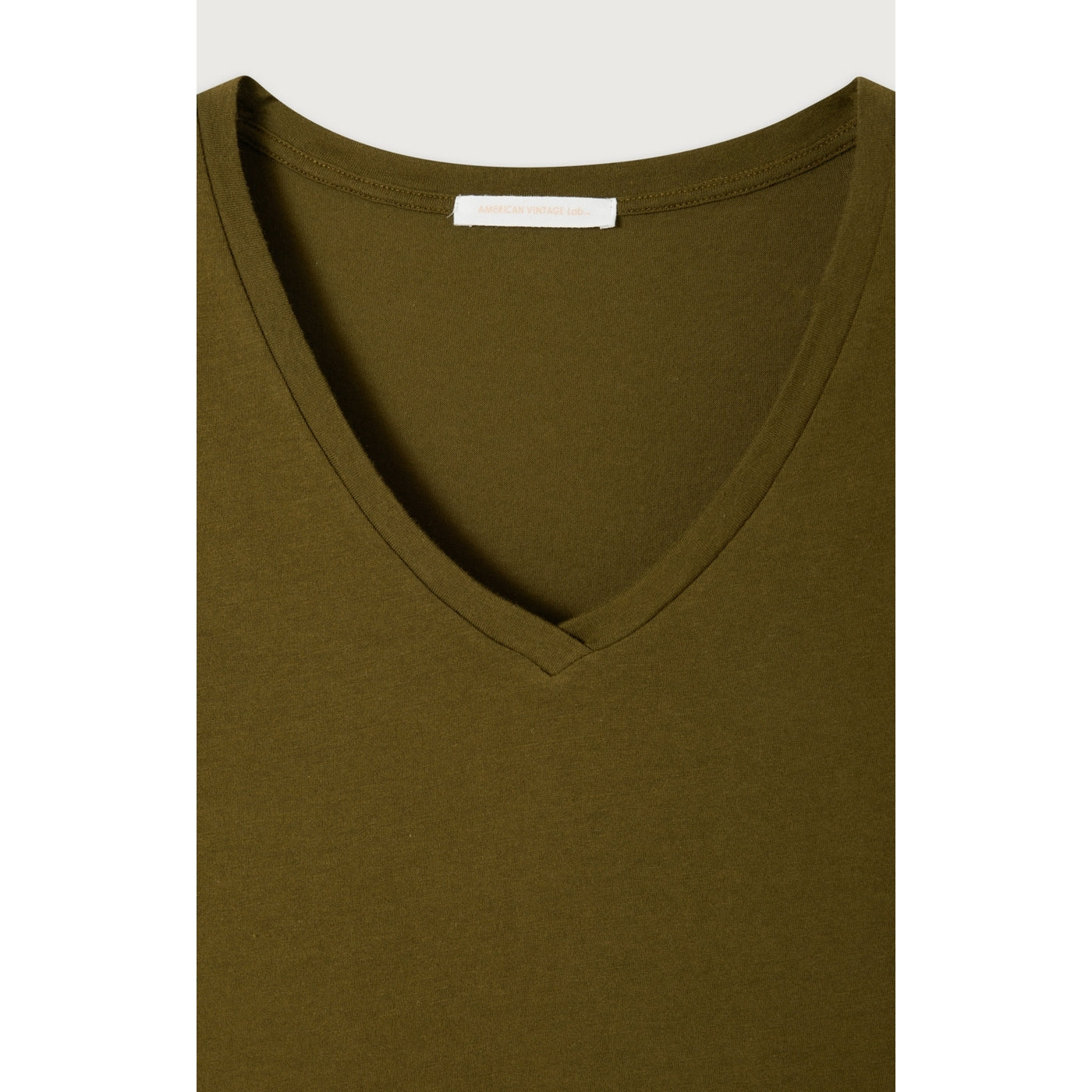 Fitted V-Neck T-Shirt - Amazonie - Women