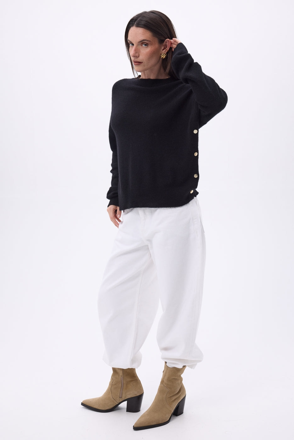 Pull Col Rond À Boutons Latéraux Dorés Ora - Noir - Femme