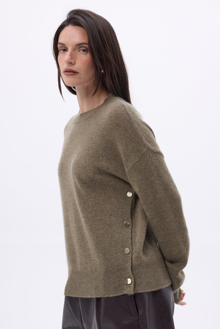 Pull Col Rond À Boutons Latéraux Dorés Ora - Khaki Chine - Femme