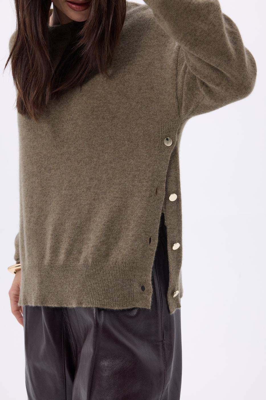 Pull Col Rond À Boutons Latéraux Dorés Ora - Khaki Chine - Femme