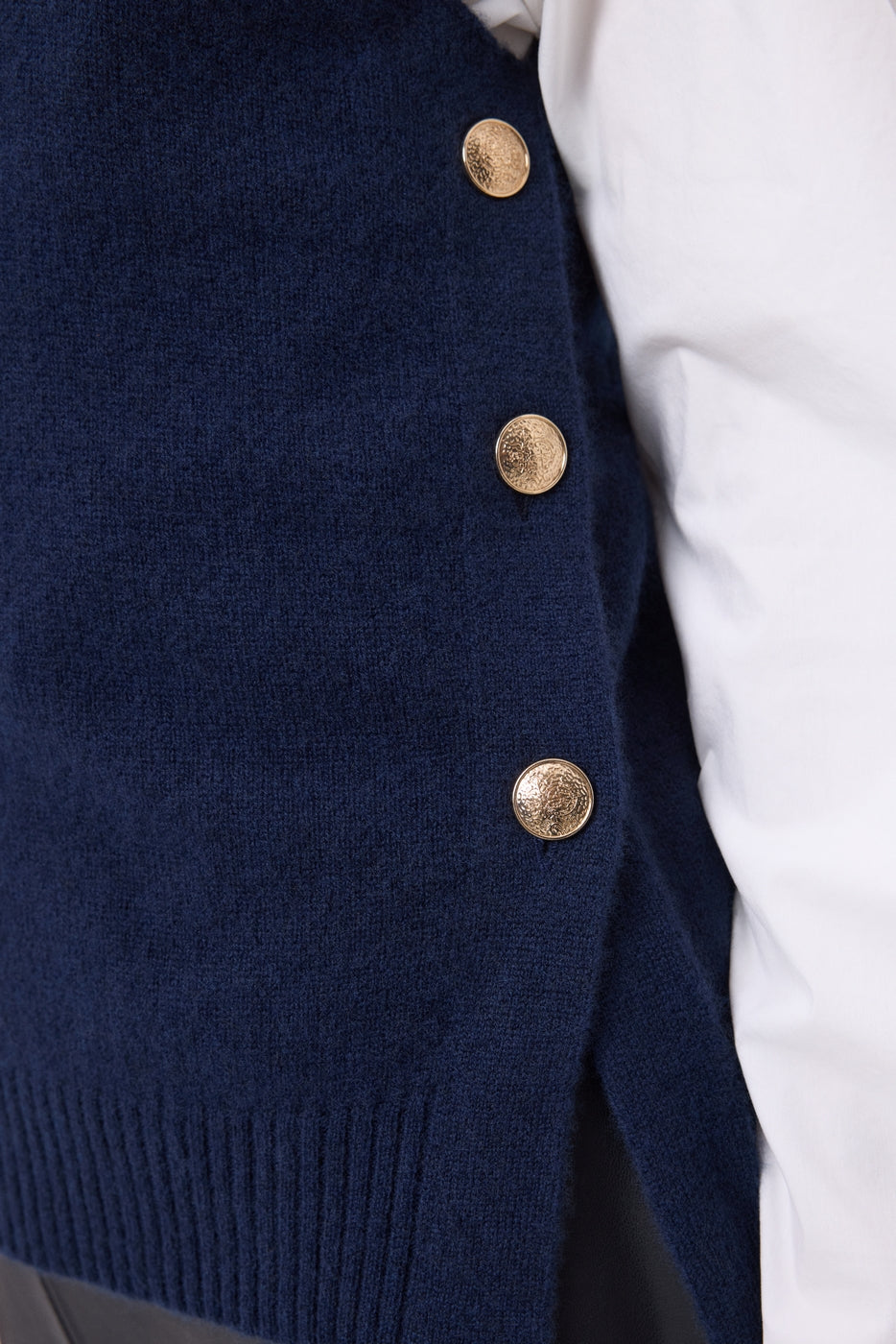 Pull Col Montant Sans Manche Boutons Dorés Orta - Bleu Marine - Femme