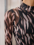 Robe Abstract Mesh