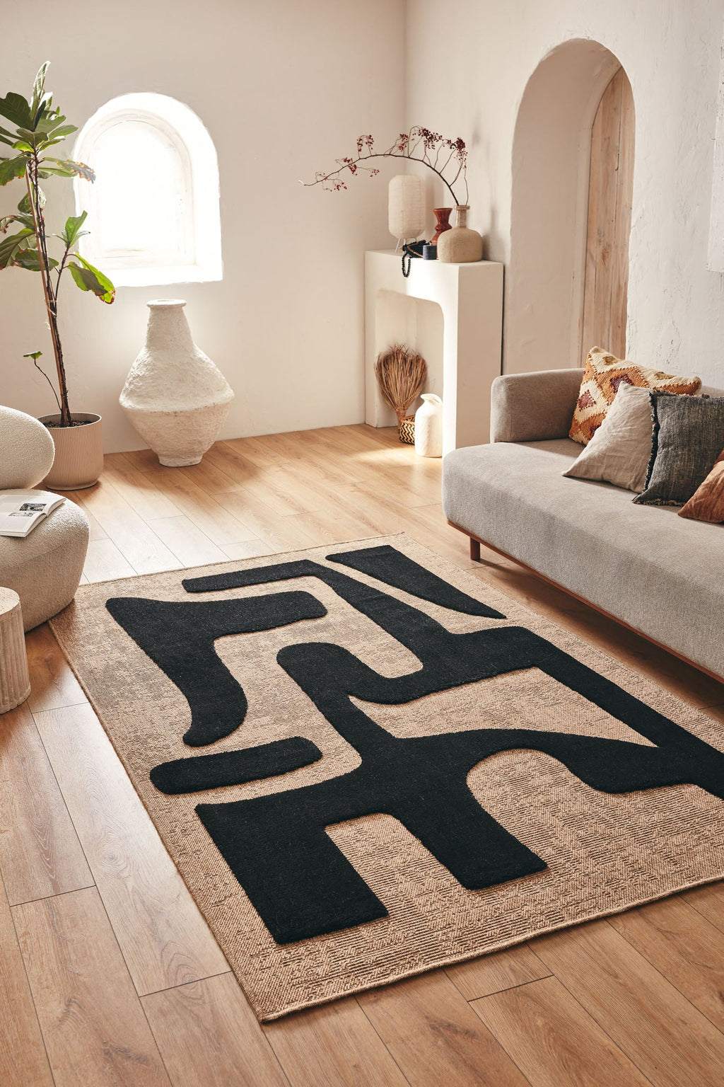 Rustic rug with black pattern: PAL9491NOI PALMA