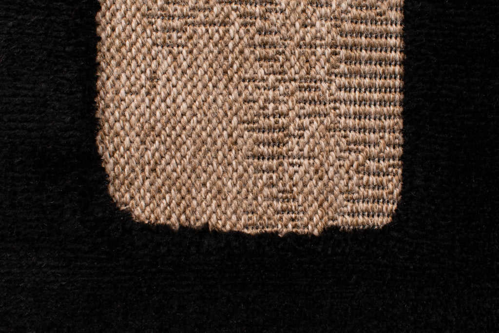 Rustic rug with black pattern: PAL9491NOI PALMA