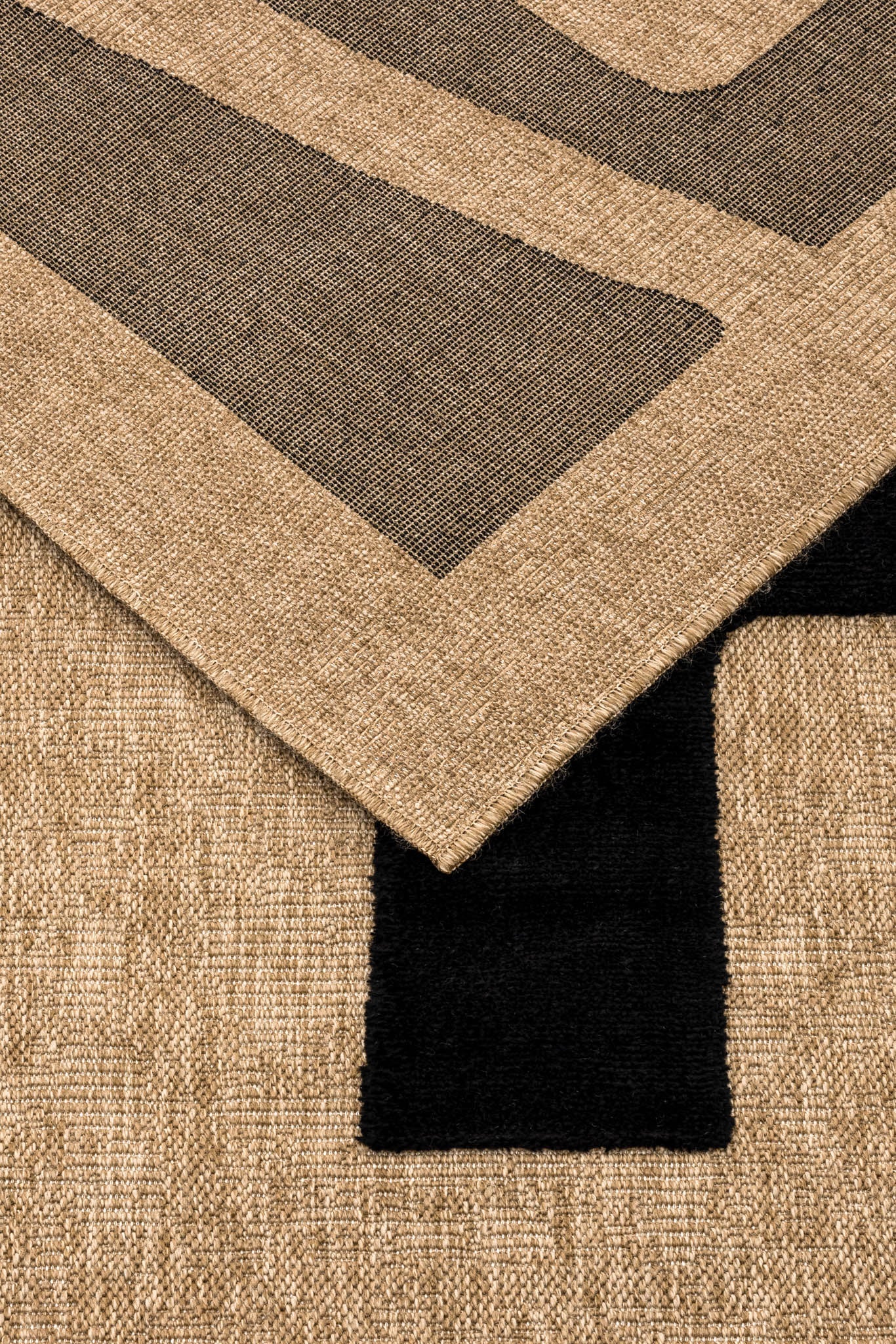 Rustic rug with black pattern: PAL9491NOI PALMA